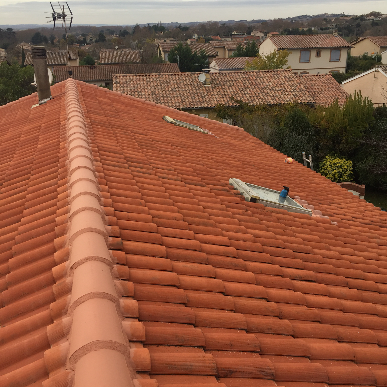 Orage et pluie sur toiture