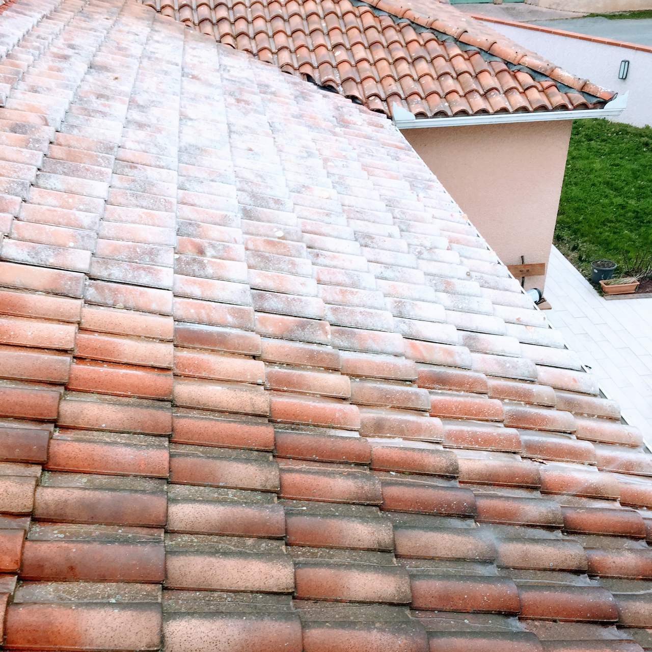 Effet perlant traitement hydrofuge toiture